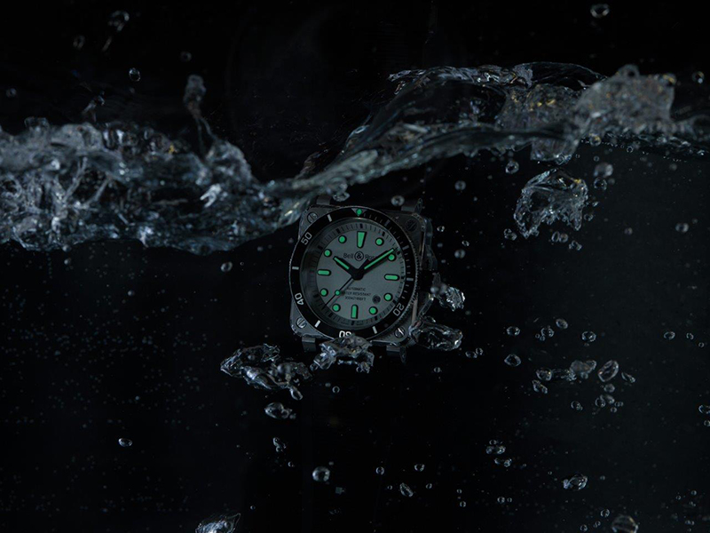 علامة Bell & Ross تطلق ساعة ناصعة البياض لعشاق رياضة الغوص